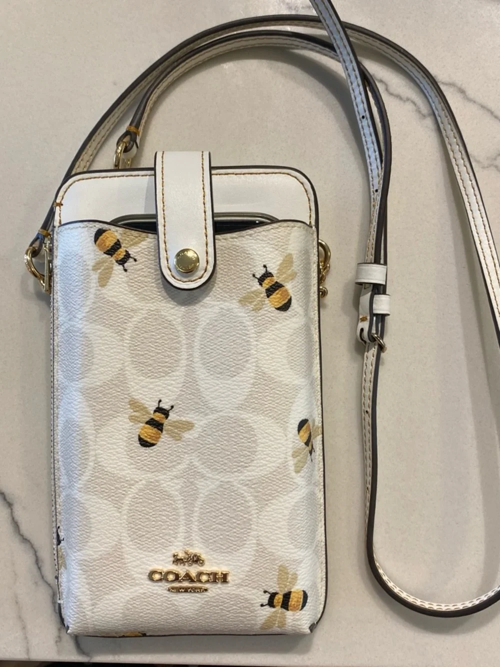coach crossbody phone pouch - Picture 2 of 6
